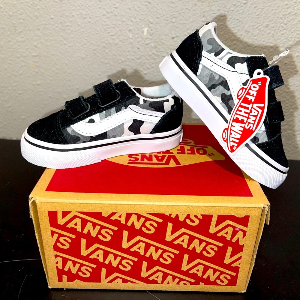 Old skool Vans, Boys toddler 5C - Brand new in box never worn